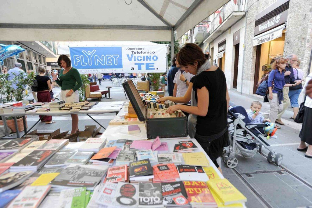 Stand libreria Leggere